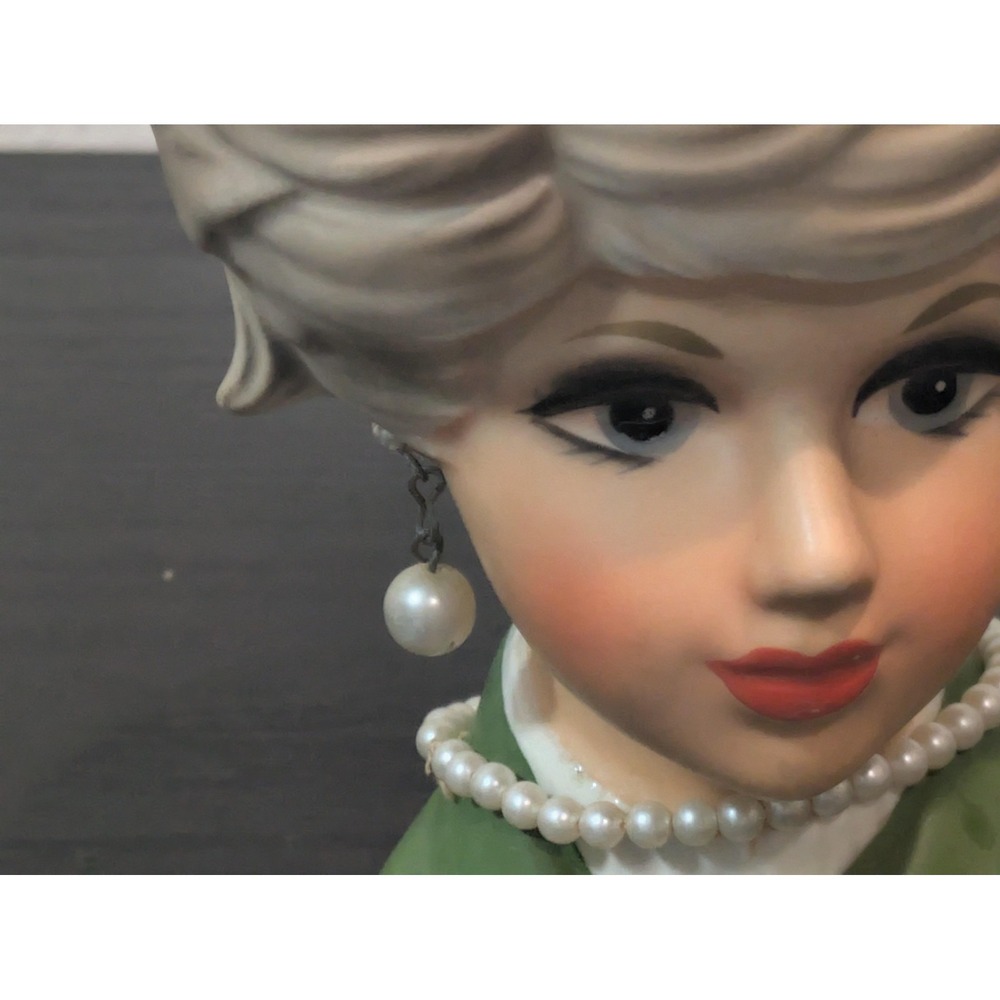 Vintage Napcoware Planter Ceramic Woman Vase Green Bow Pearl Necklace C8496 60s - Picture 3 of 11